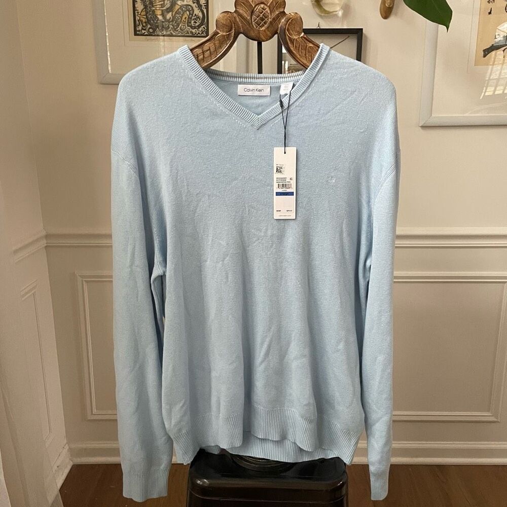NWT Calvin Klein Light Blue Lightweight Vneck Sweater $80 XL